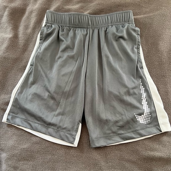 Nike Other - Boys Nike Shorts Sz Small